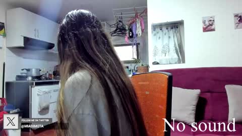 Snapshot of miadimota chatting on 16, 1, 2025 Mia online show from 16, 1, 2025