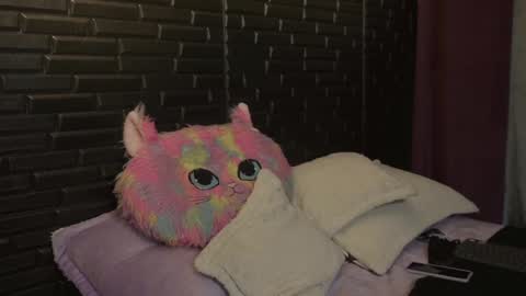 Snapshot of miadimota chatting on 23, 1, 2025 Mia online show from 23, 1, 2025