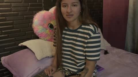 Snapshot of miadimota chatting on 26, 1, 2025 Mia online show from 26, 1, 2025