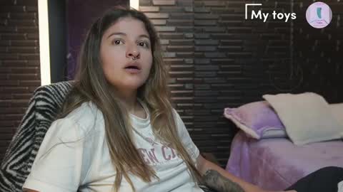 Snapshot of miadimota chatting on 14, 2, 2025 Mia online show from 14, 2, 2025