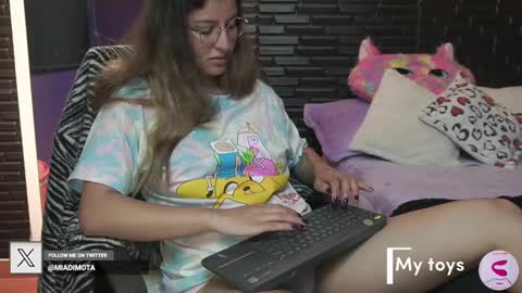 Snapshot of miadimota chatting on 23, 2, 2025 Mia online show from 23, 2, 2025