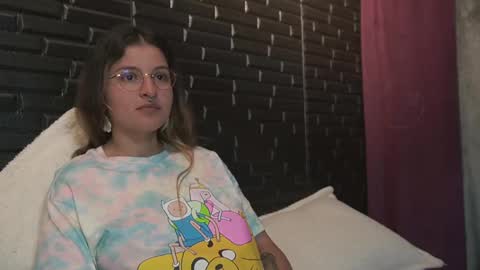 Snapshot of miadimota chatting on 23, 2, 2025 Mia online show from 23, 2, 2025