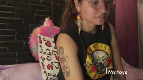 Snapshot of miadimota chatting on 2, 3, 2025 Mia online show from 2, 3, 2025