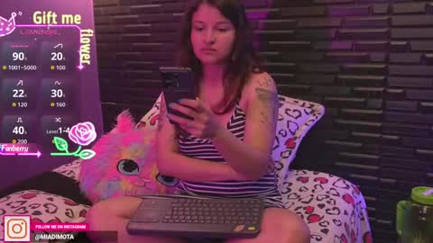 Snapshot of miadimota chatting on 27, 9, 2025 Mia online show from 27, 9, 2025