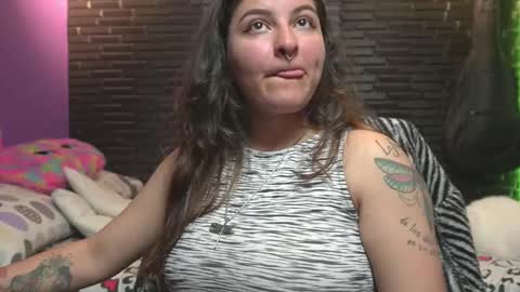 Snapshot of miadimota chatting on 19, 10, 2025 Mia online show from 19, 10, 2025