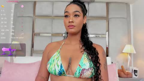 Snapshot of miaebony_ chatting on 27, 10, 2025 Call me Mia online show from 27, 10, 2025