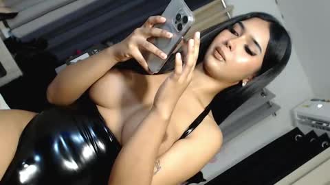 Snapshot of miafuckingwill chatting on 9, 3, 2025 miafuckingwill online show from 9, 3, 2025