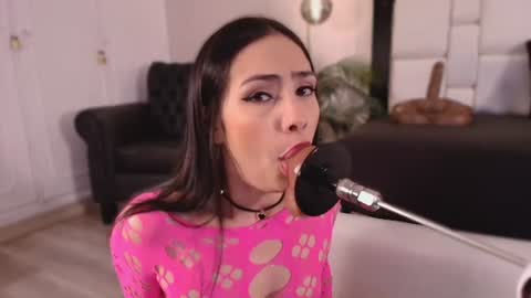 Mia online show from 30, 7, 2026