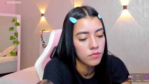 Mia Gomez online show from 30, 1, 2025