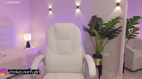 Mia Gomez online show from 16, 9, 2025