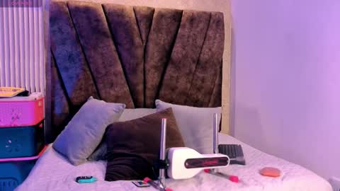 miagomezx online show from 4, 2, 2026