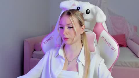 Mia online show from 20, 9, 2025