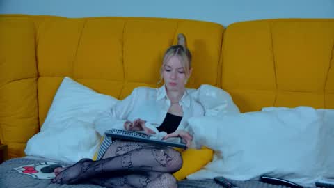 Mia online show from 21, 10, 2025