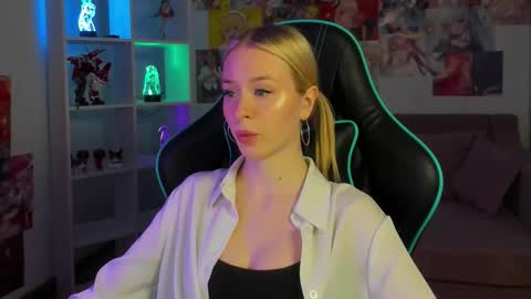 Mia online show from 24, 10, 2025