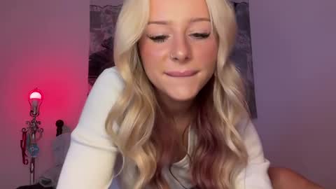 Snapshot of miaharperxox chatting on 11, 2, 2025 Mia Harper online show from 11, 2, 2025