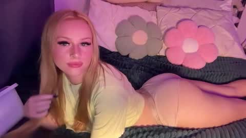 Snapshot of miaharperxox chatting on 29, 10, 2025 Mia Harper online show from 29, 10, 2025