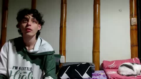 Mia  Sam online show from 5, 4, 2026