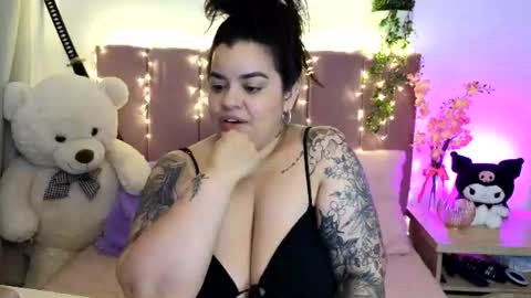 Miah Joness online show from 3, 8, 2026