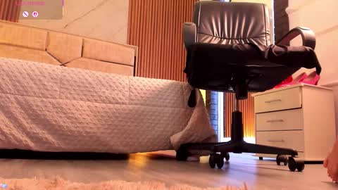 Snapshot of miahsens chatting on 8, 11, 2025 Miah Sens online show from 8, 11, 2025