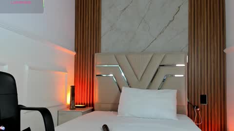 Snapshot of miahsens chatting on 22, 11, 2025 Miah Sens online show from 22, 11, 2025