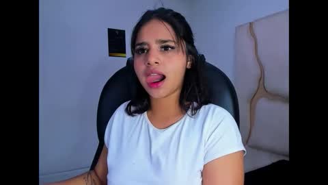 Snapshot of miahsex69 chatting on 29, 11, 2025 miahsex69 online show from 29, 11, 2025