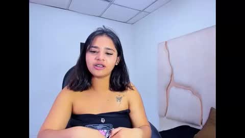 Snapshot of miahsex69 chatting on 30, 11, 2025 miahsex69 online show from 30, 11, 2025