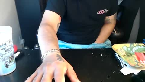 Snapshot of miaking chatting on 1, 10, 2025 Mark online show from 1, 10, 2025