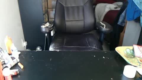 Snapshot of miaking chatting on 3, 10, 2025 Mark online show from 3, 10, 2025