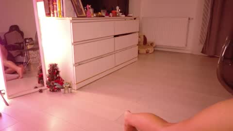 Snapshot of miaknoxxx chatting on 21, 12, 2025 Mia online show from 21, 12, 2025