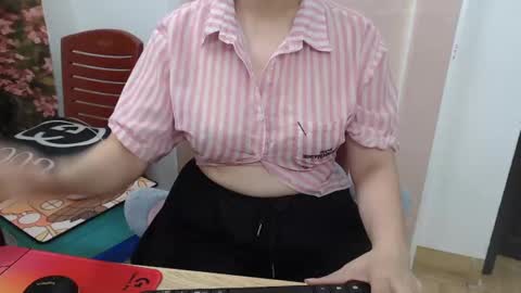 Snapshot of mialala205221 chatting on 2, 10, 2025 Mia online show from 2, 10, 2025