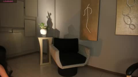 Call me Mia  online show from 17, 12, 2025