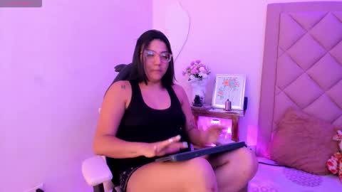 Mia  online show from 15, 10, 2025