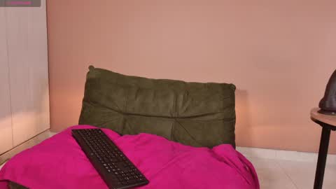 Snapshot of mialuxx chatting on 31, 5, 2026 Mia online show from 31, 5, 2026