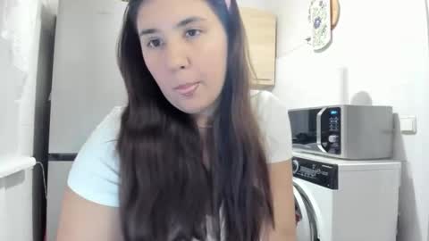 Snapshot of miamarrone chatting on 11, 11, 2025 MiaMarrone online show from 11, 11, 2025