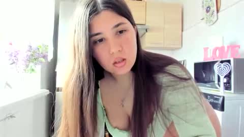 MiaMarrone online show from 10, 5, 2026