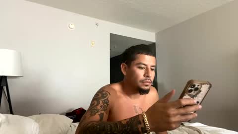 Snapshot of miamiclos1 chatting on 3, 1, 2025 miamiclos1 online show from 3, 1, 2025