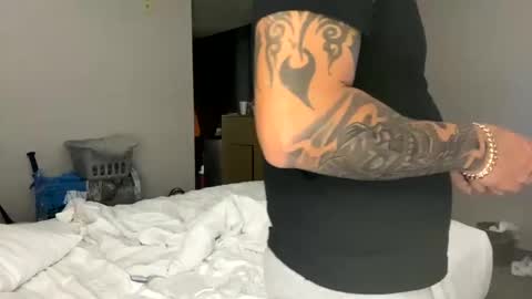 Snapshot of miamiclos1 chatting on 12, 1, 2025 miamiclos1 online show from 12, 1, 2025