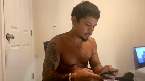 Snapshot of miamiclos1 chatting on 10, 9, 2025 miamiclos1 online show from 10, 9, 2025