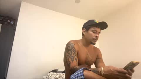 Snapshot of miamiclos1 chatting on 5, 10, 2025 miamiclos1 online show from 5, 10, 2025