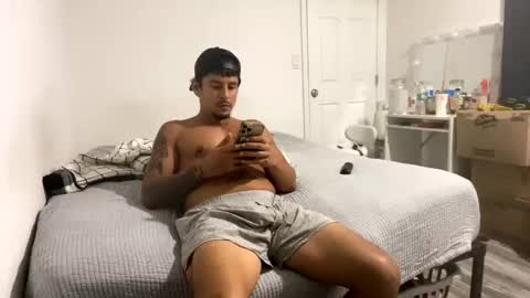 Snapshot of miamiclos1 chatting on 19, 10, 2025 miamiclos1 online show from 19, 10, 2025