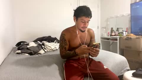 Snapshot of miamiclos1 chatting on 24, 10, 2025 miamiclos1 online show from 24, 10, 2025