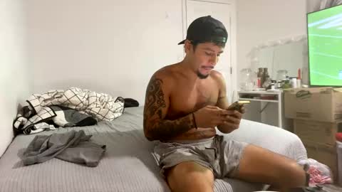 Snapshot of miamiclos1 chatting on 24, 10, 2025 miamiclos1 online show from 24, 10, 2025