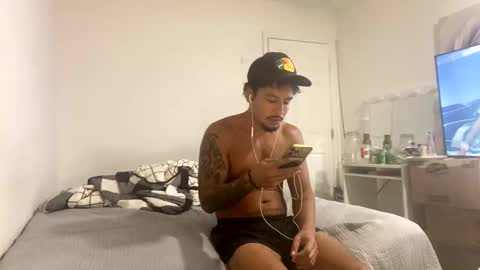 Snapshot of miamiclos1 chatting on 27, 10, 2025 miamiclos1 online show from 27, 10, 2025