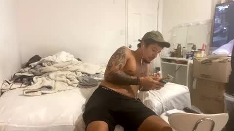 Snapshot of miamiclos1 chatting on 9, 11, 2025 miamiclos1 online show from 9, 11, 2025