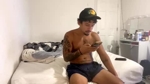 Snapshot of miamiclos1 chatting on 26, 11, 2025 miamiclos1 online show from 26, 11, 2025