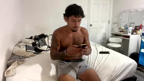 Snapshot of miamiclos1 chatting on 1, 12, 2025 miamiclos1 online show from 1, 12, 2025