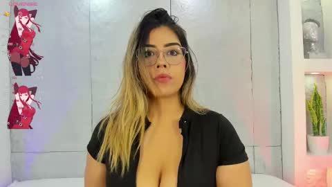 Mia Mistrex online show from 5, 10, 2025