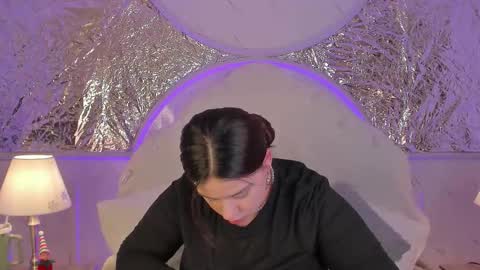 Mia   -5 7001400 Follow  online show from 4, 12, 2025