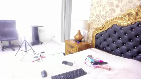 Mia online show from 22, 10, 2025