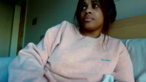 MiaMuffn online show from 13, 12, 2024